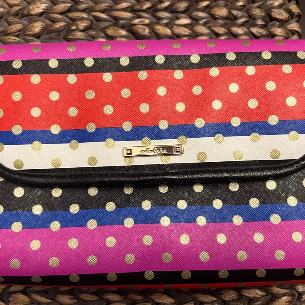 Like new Stella and Dot toiletry hanging bag.